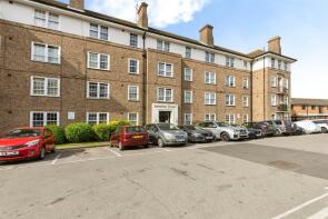 4, Bishopric Court, Bishopric, Horsham RH12 1TH