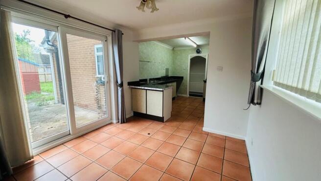 3 bed Semi-Detached Bungalow for sale Image 4