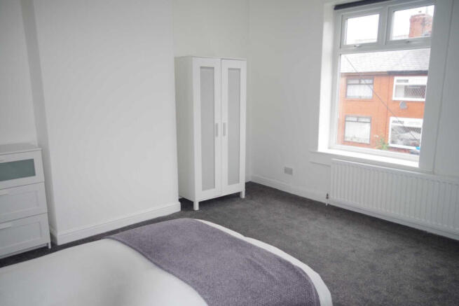 1 bed House Share to rent Image 9