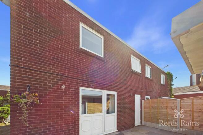 3 bed Semi-Detached for sale Image 12