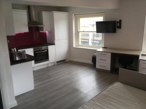 1 bed Apartment to rent Image 6