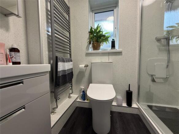 2 bed Bungalow for sale Image 10