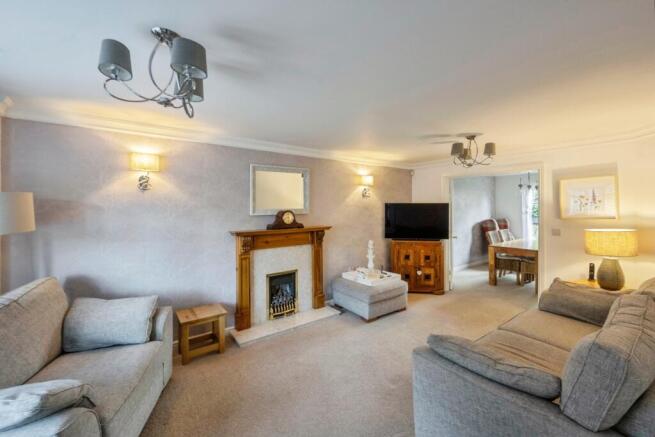 4 bed Detached for sale Image 6