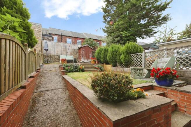 2 bed Terraced to rent Image 12