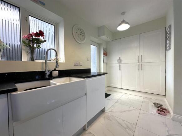 Modern Kitchen 899