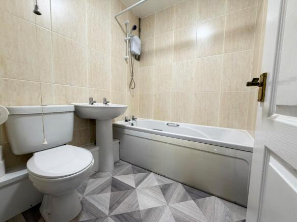 2 bed Terraced Bungalow for sale Image 3