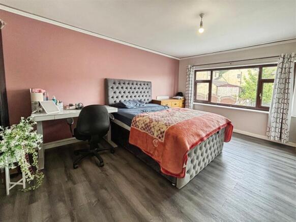 3 bed Semi-Detached for sale Image 11