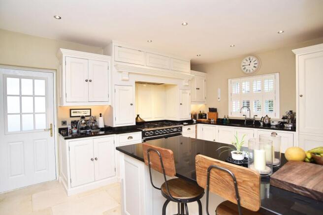 4 bed Detached for sale Image 6