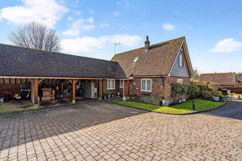 Farriers Close, Preston Candover, RG25