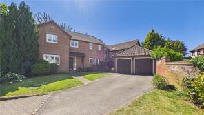 6, Myrtle Close, Lightwater GU18 5QR