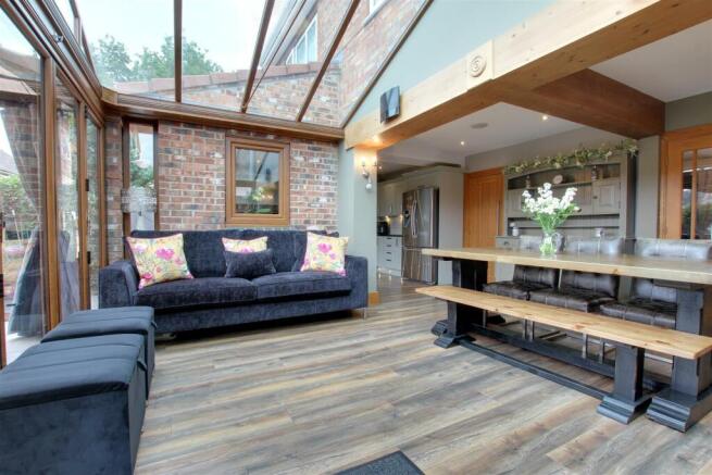 GARDEN ROOM