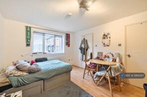 2, Solar Court, King Georges Avenue, Watford WD18 7TD
