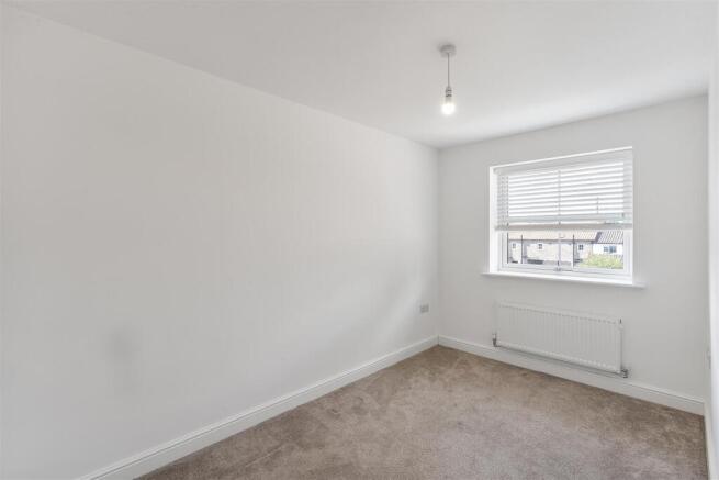 3 bed Semi-Detached to rent Image 10