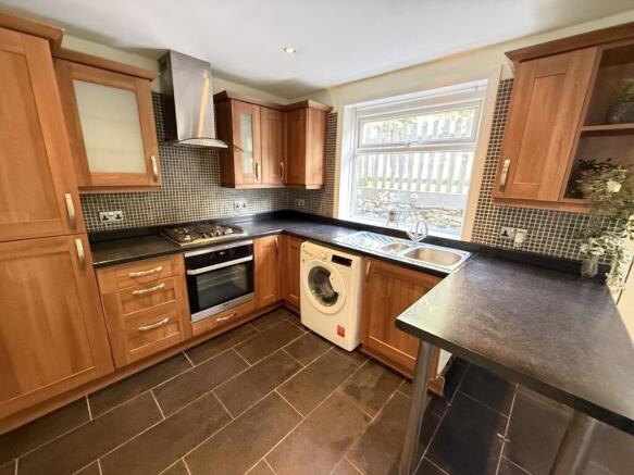 3 bed Town House for sale Image 4