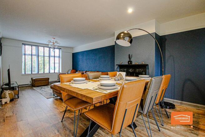 Lounge/Dining Room
