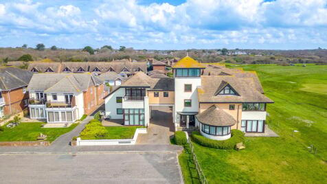 Marine Drive East, Barton on Sea, New Milton, BH25