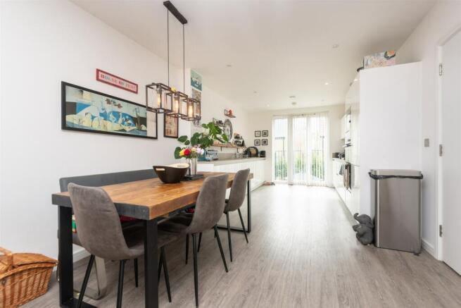 Kitchen/Breakfast Area