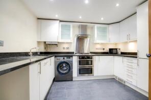 8, Hulbert Gate, Shute End, Wokingham RG40 1BS