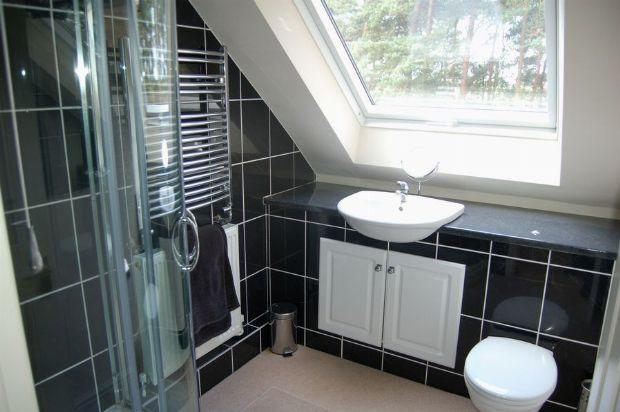 ENSUITE SHOWER ROOM