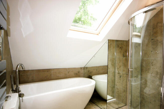 3 bed Semi-Detached to rent Image 6
