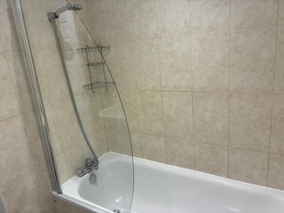 2 bed End of Terrace to rent Image 9