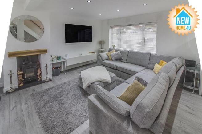LIVING ROOM: