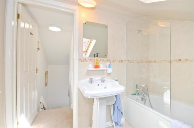 Bathroom.JPG