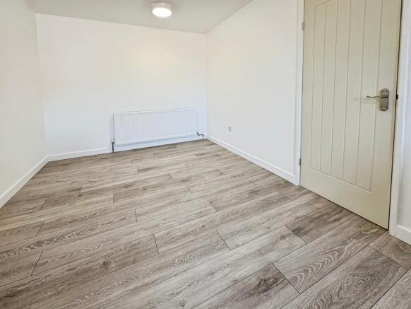 3 bed Terraced for sale Image 8