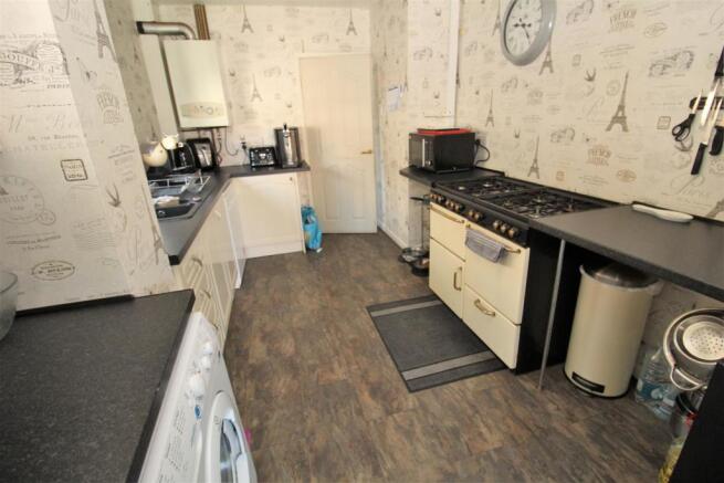 Kitchen3.JPG