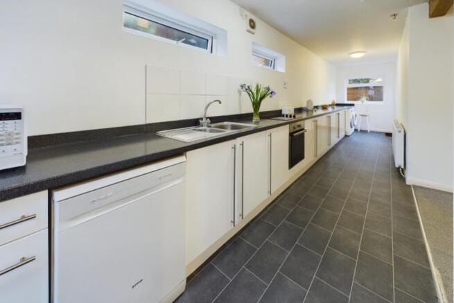 CAM01934G0-PR0109-STILL008