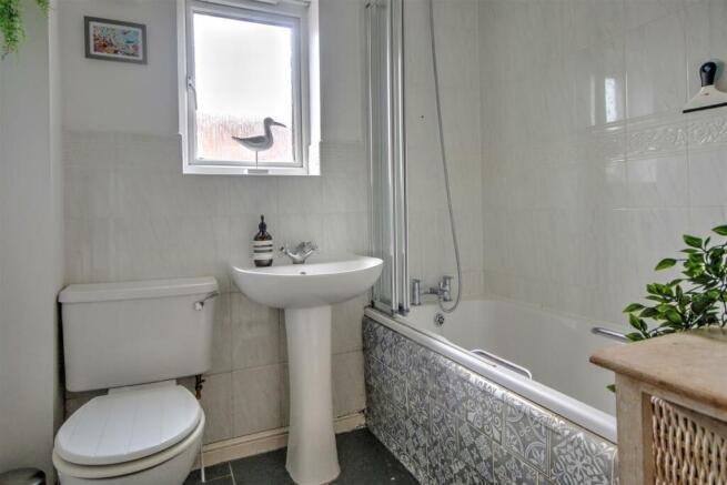 Bathroom.jpg