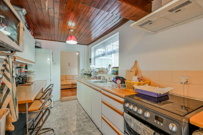 Stoneydown Avenue, Walthamstow, London, E17 photo 4
