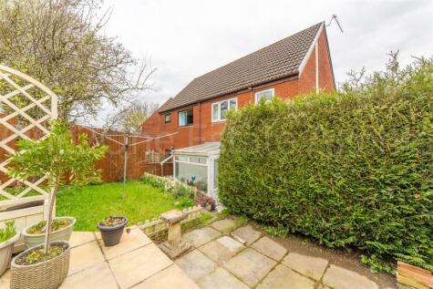Five Locks Close, Pontnewydd, Cwmbran