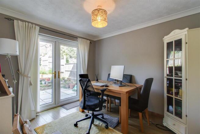4 bed Detached for sale Image 5