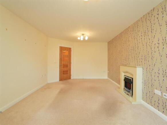 2 bed Retirement Property for sale Image 4