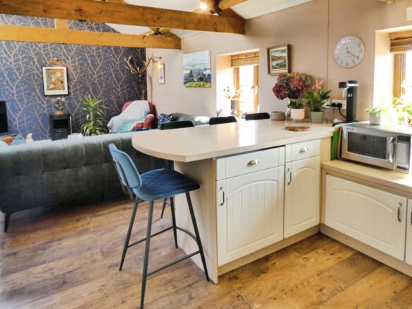 2 bed Semi-Detached for sale Image 4