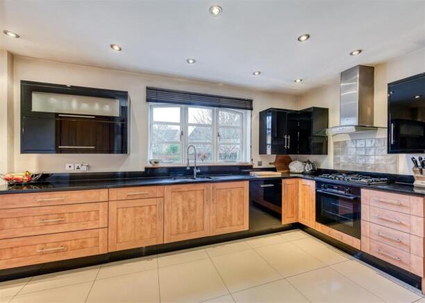 6 Engleton Lane-kitchen1.jpg