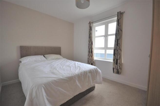 2 bed Apartment to rent Image 6