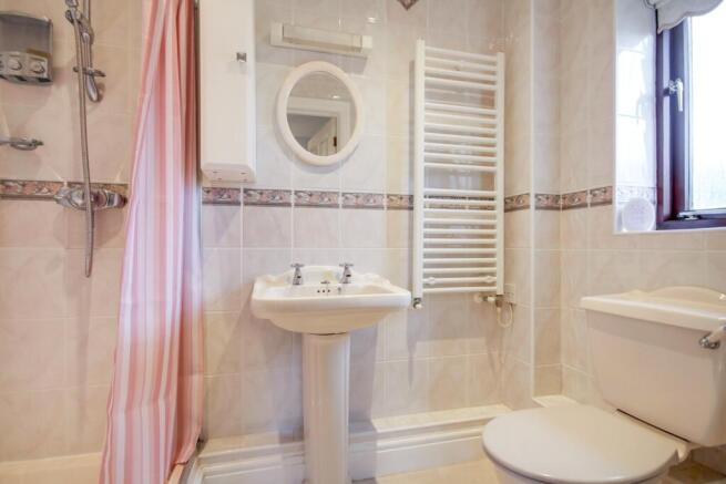 Ensuite To Bedroom 1 