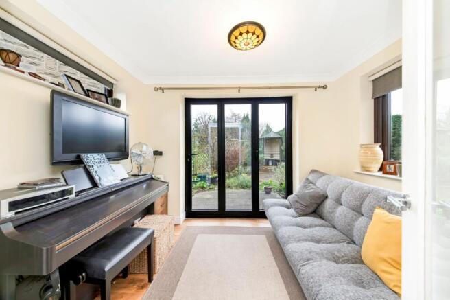 GARDEN ROOM