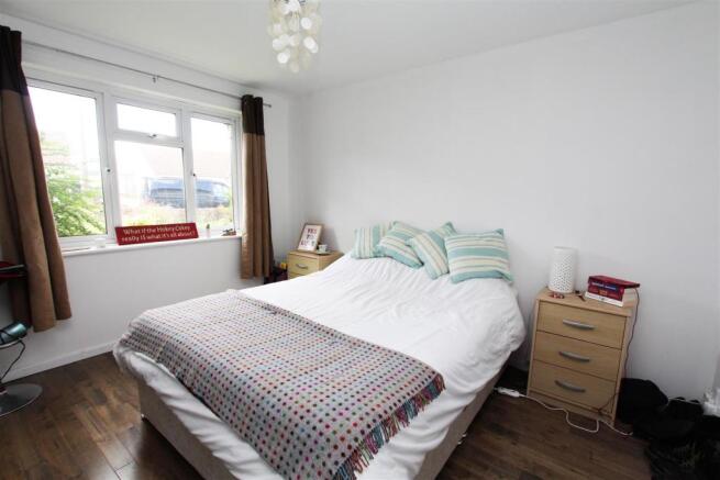 Bedroom 1.jpg