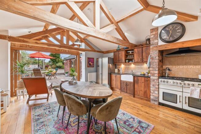 Kitchen/Dining