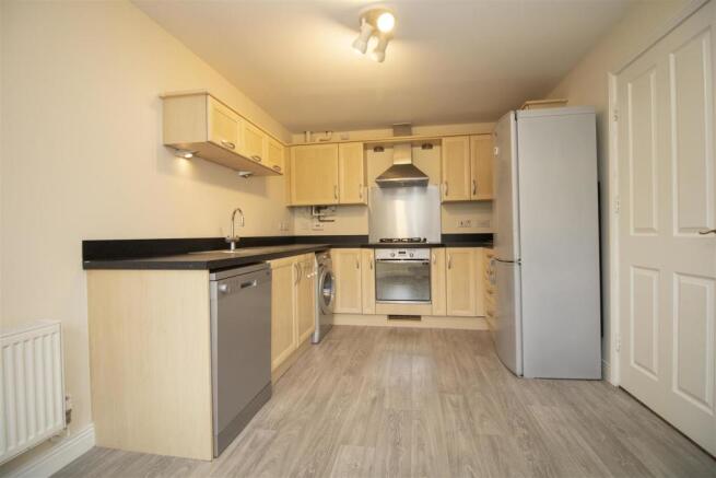 Kitchen 2.jpg