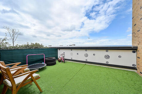 Silverhall House, 1d Alexandra Road, TW3 1FZ, Hounslow, TW3