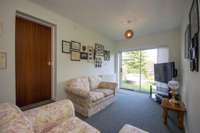 PLAYROOM/GARDEN ROOM
