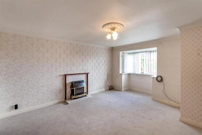 4 bed Detached for sale Image 6