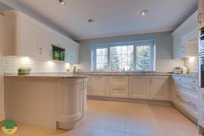 Kitchen  1.jpg