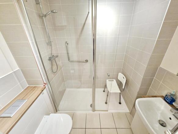 1 bed Flat for sale Image 6