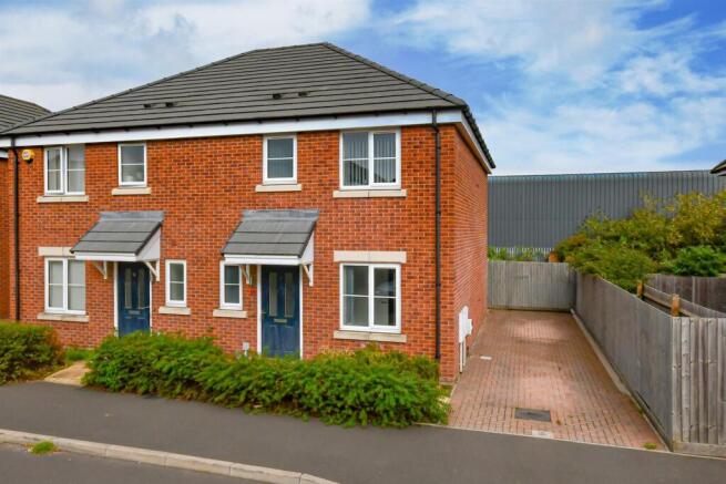 72 William Bayliss Drive.jpg