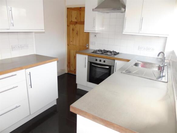 Kitchen3.JPG